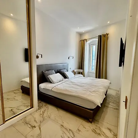Apartment Sopra Mare - 3 Chambres, Vue & Montagne, Sur Le Port Calvi (Corsica)